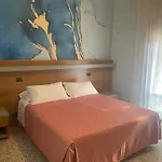 Pine Beach Розолина-Маре