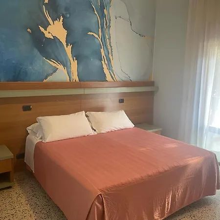 Pine Beach 罗索利纳马雷