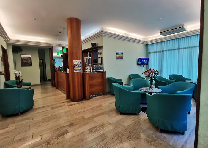 Pine Beach Ξενοδοχείο 3*